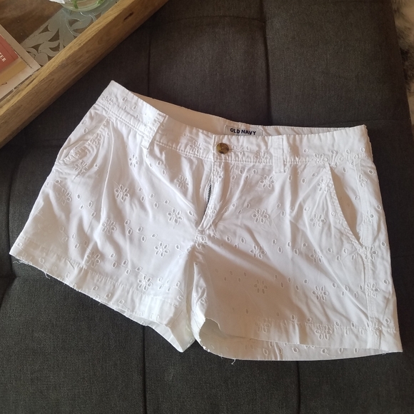 Old Navy Pants - Bright White Eyelet Embroidered Shorts Size 4